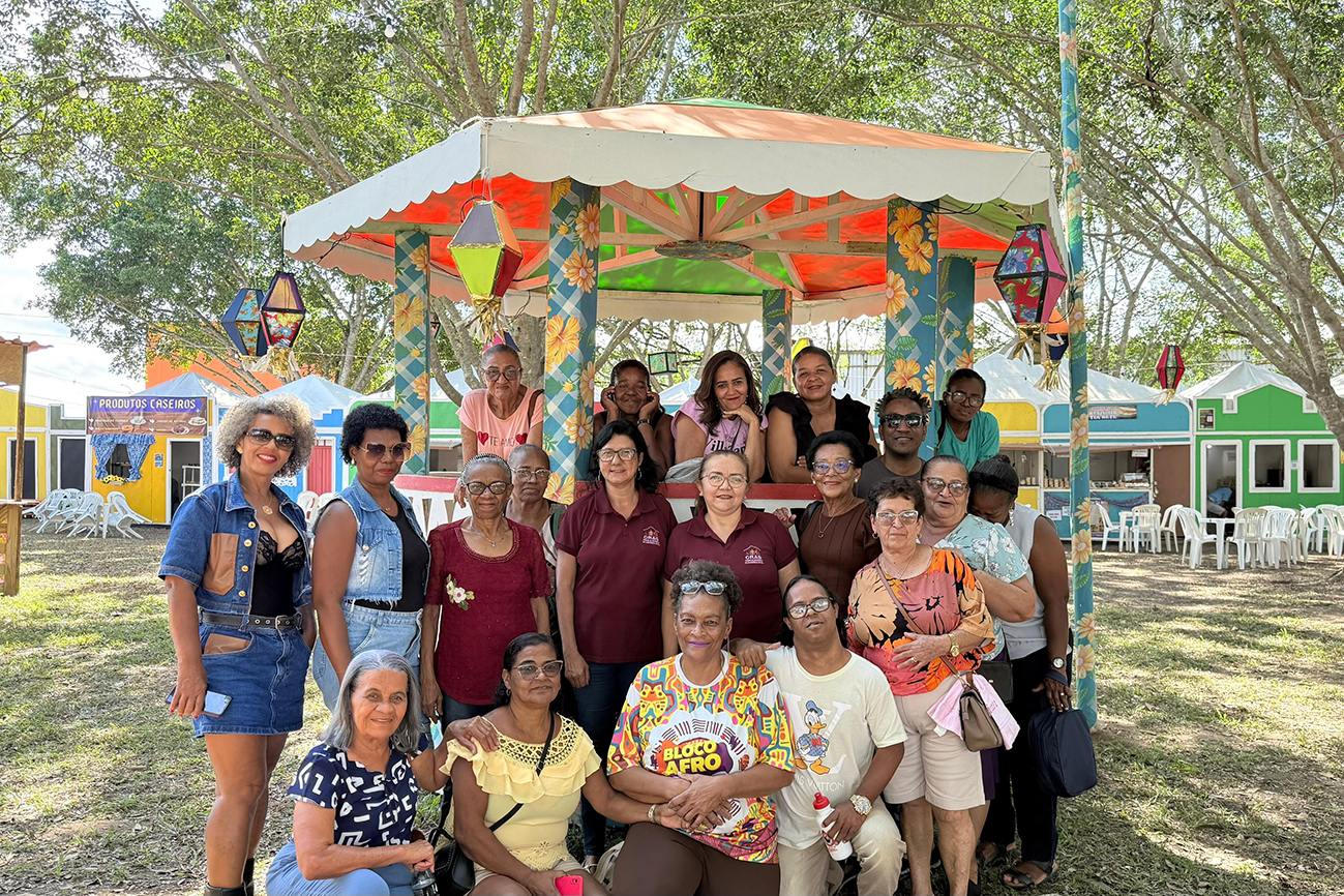 Cras do bairro Rua Nova promove visita à Expofeira, com grupo de moradores