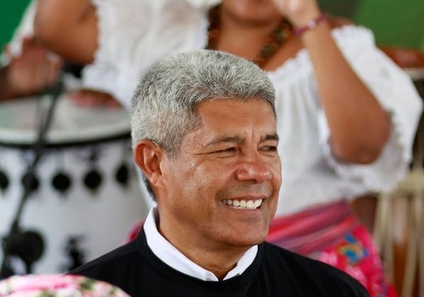 Jerônimo anuncia pagamento dos precatórios do Fundef a professores ainda em setembro