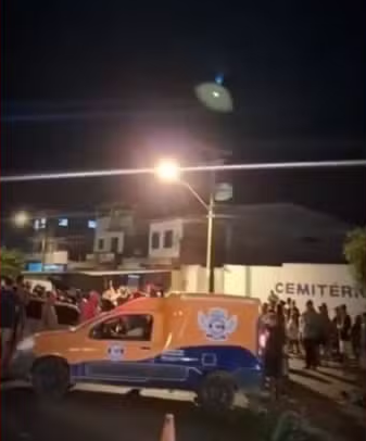 Acidente entre moto e carro deixa duas pessoas mortas em Riachão do Jacuípe