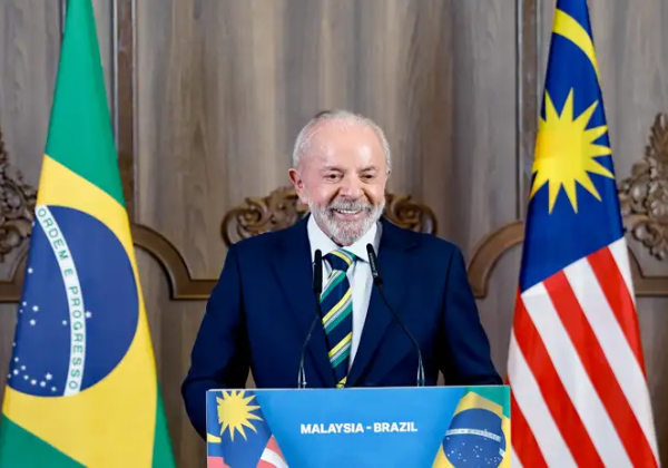Lula diz que Trump garantiu acordo comercial entre Brasil e EUA após reunião na Malásia
