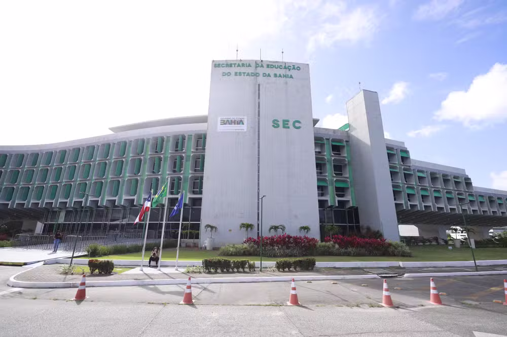 Em áudio, professora alerta colegas sobre tentativa de envenenamento perpetrada por alunos, em Salvador