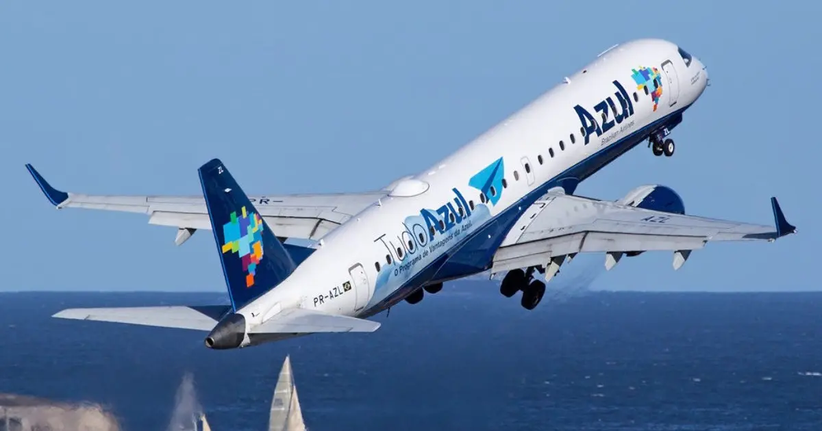 MP aciona Azul na Justiça por atraso de voo e falta de assistência a passageiros na Bahia