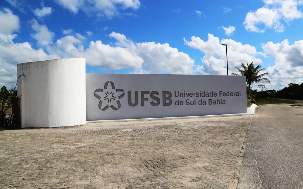 UFSB abre concurso para professores; salários podem chegar a R$ 14 mil