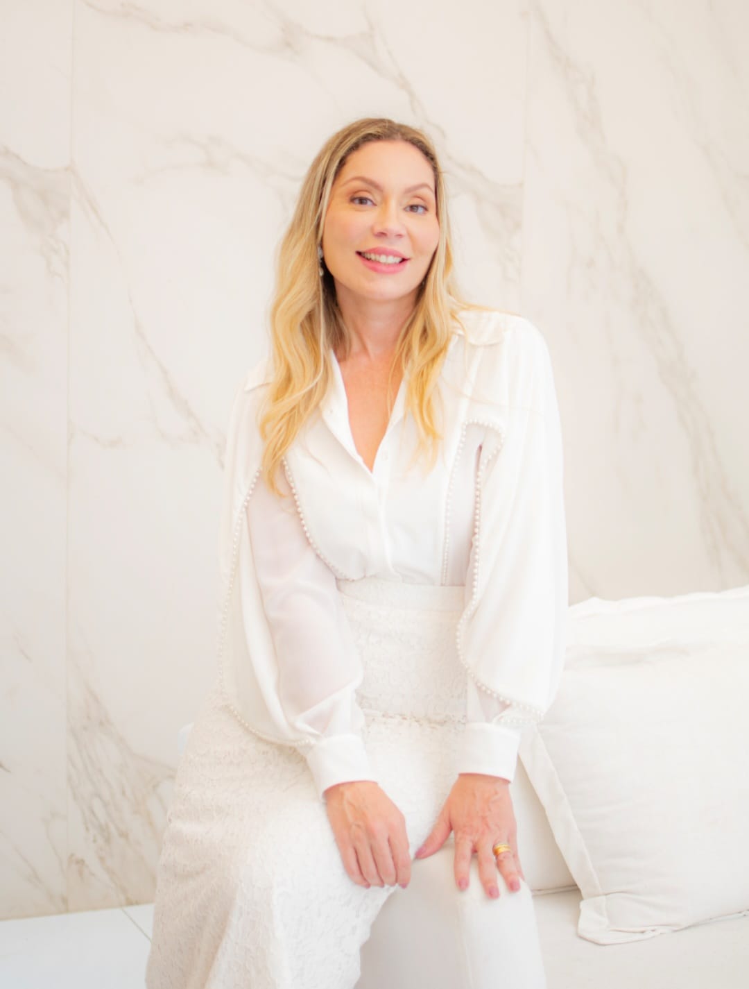 Especialista em Harmonização Facial participa do congresso mundial IMCAS, em Paris 