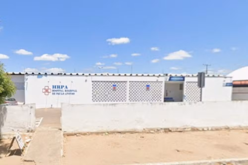 Homem é vítima de atentado a bala enquanto aguardava atendimento médico em hospital, no Norte da Bahia