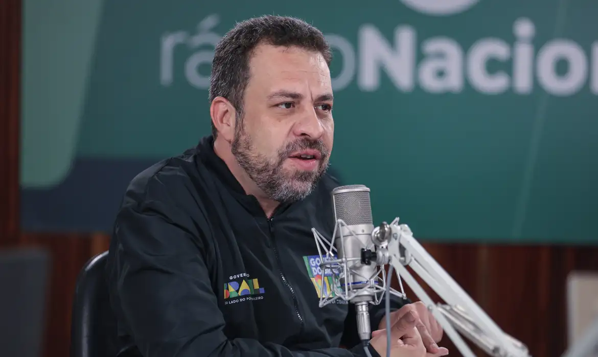 Boulos afirma que acabar com a escala 6x1 é prioridade do governo