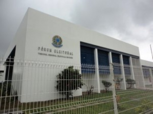 Sessenta mil eleitores tem pendências em Feira; prazo para regularização vai até 6 de maio