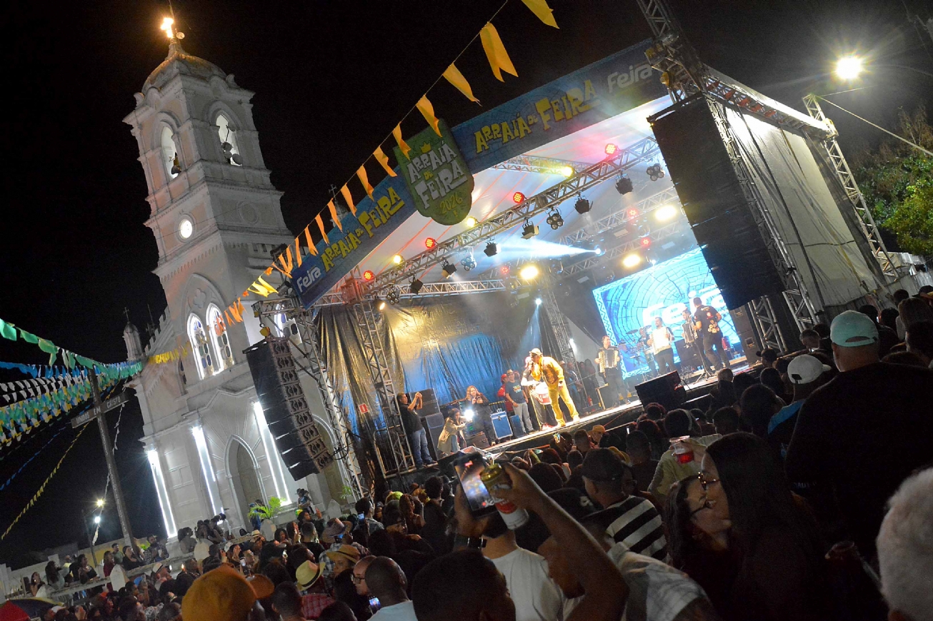 Bonfim de Feira abre festejos de São Pedro com Santanna e clima de tradição junina