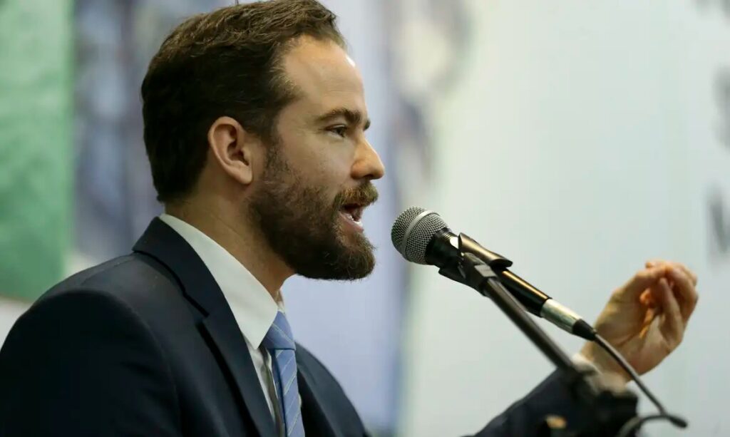 Governo anuncia medidas para restringir propagandas de bets durante a Copa do Mundo