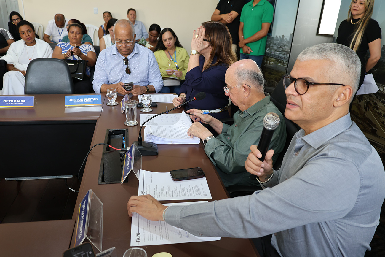 Prefeitura de Feira empossa mais 59 professores e reforça meta de zerar falta de docentes nas salas de aula