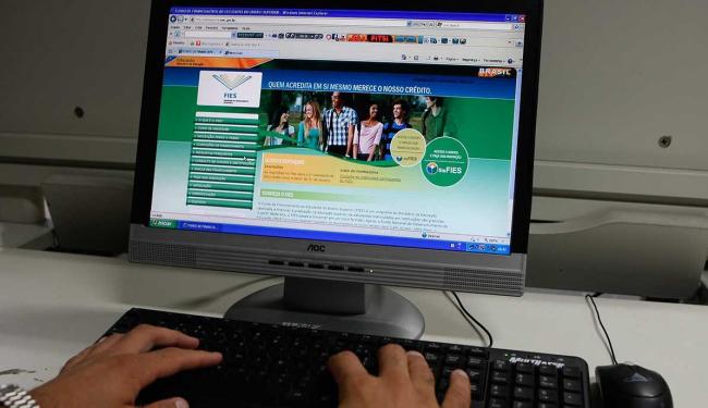 Governo revisará todos os contratos do Fies