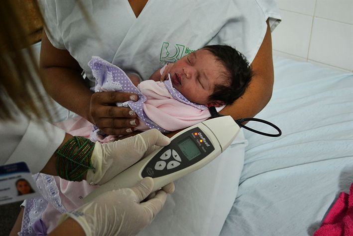 Hospital da Mulher cadastra para teste da orelhinha