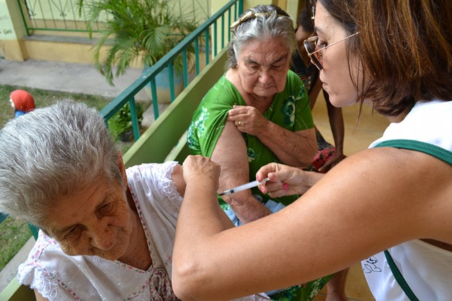 Vacinação contra gripe começa na segunda-feira