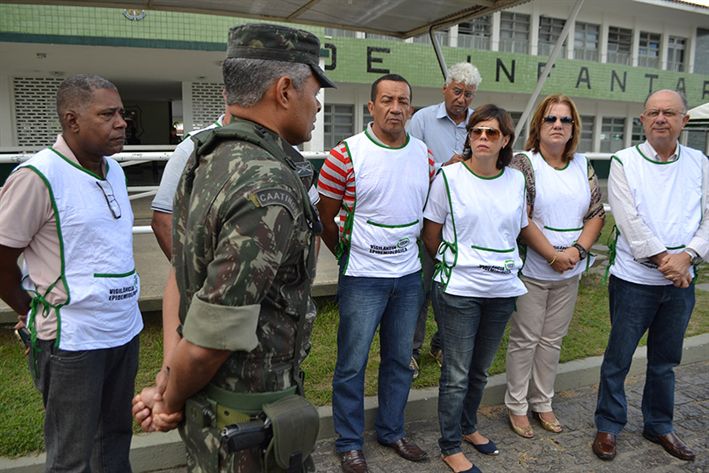 Prefeitura e Exército na guerra contra o mosquito aedes aegypti