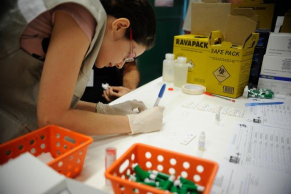 Ministério da Saúde convoca população para fazer teste da hepatite C
