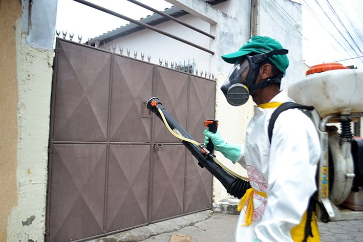 Agentes aguardam Justiça para combater mosquito
