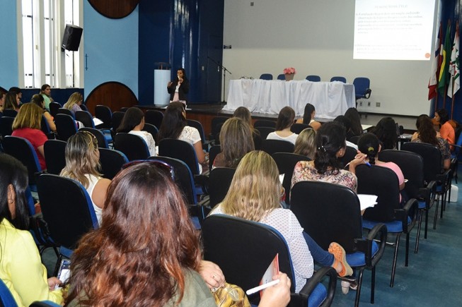 Enfermeiros são preparados para atender pacientes diabéticos