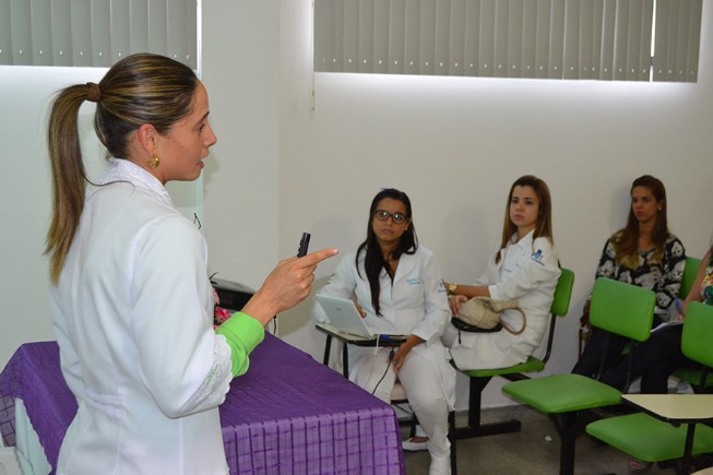 Hospital da Mulher capacita profissionais para diagnosticar Aedes