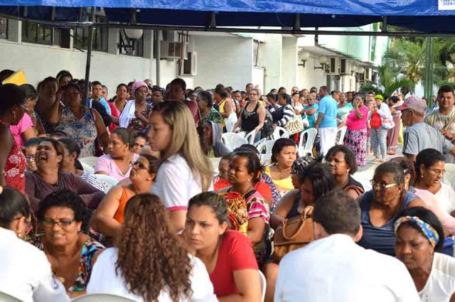 Mais de 400 mulheres participam de triagem para cirurgias de redução mamária