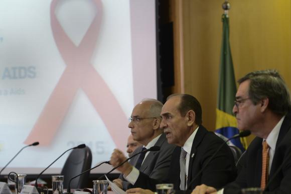 Taxa de detecção de aids cai 5,5% em um ano
