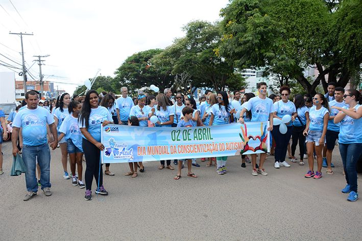 Realizada 1ª Caminhada da Família Azul em Feira