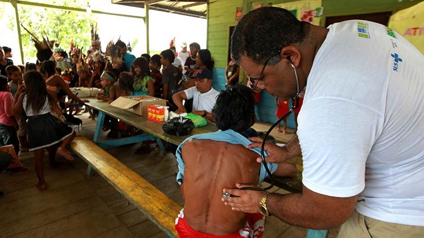 Governo cubano exige retorno de médicos