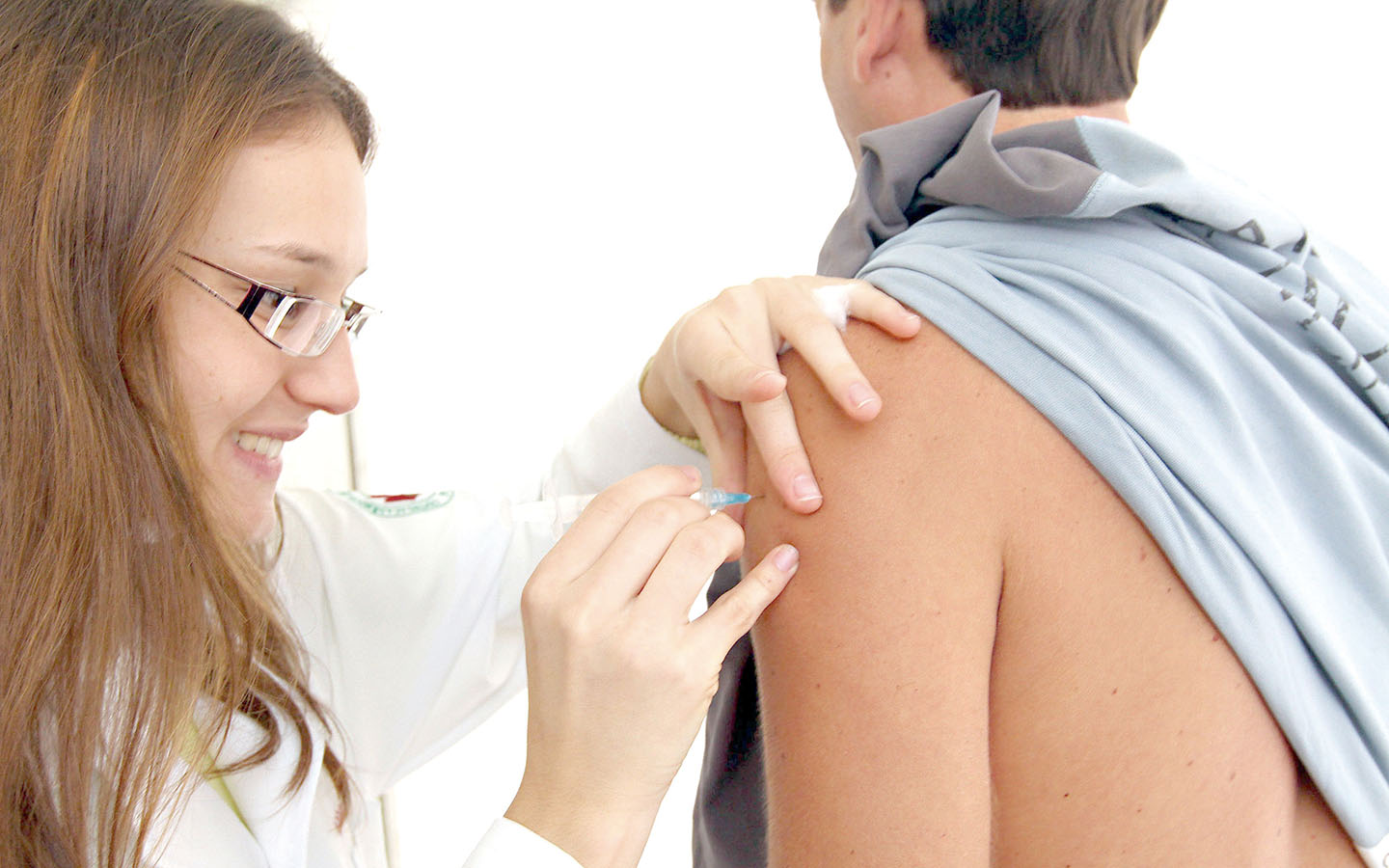 Meninos serão vacinados contra o HPV a partir de 2017, diz Ministério da Saúde