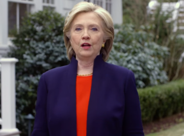Hillary culpa diretor do FBI por derrota contra Trump, diz NYT