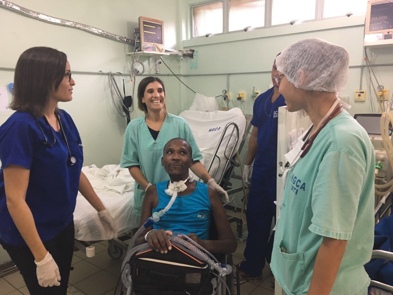 Grupo de Humanização do HGCA festeja a desospitalização de paciente internado há dois anos na UTI