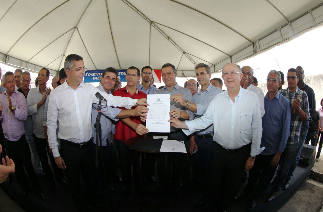 Rui Costa assina ordem de serviço para construção da Policlínica de Feira de Santana