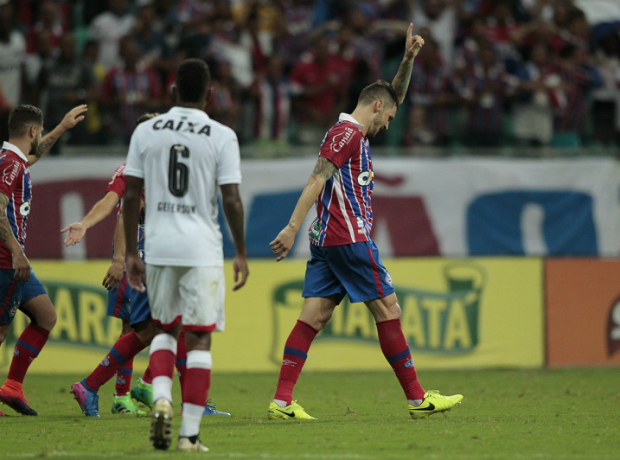 Bahia e Vitória empatam no primeiro jogo da final