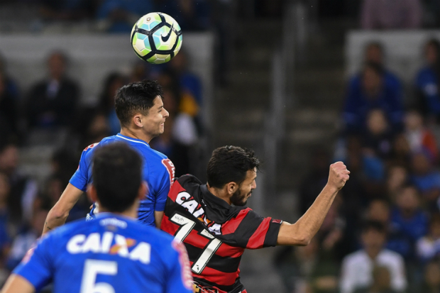 Vitória segura o Cruzeiro no Mineirão e empata na estreia de Vagner Mancini