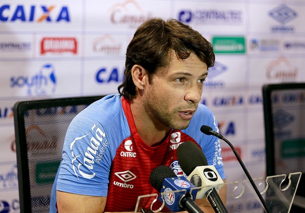 Preto Casagrande é efetivado como técnico do Bahia