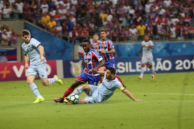 Bahia vence o Grêmio com gol no final do jogo e sobe na tabela