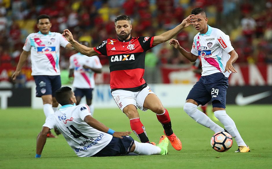 Flamengo vence Junior e vai à final da Sul-Americana