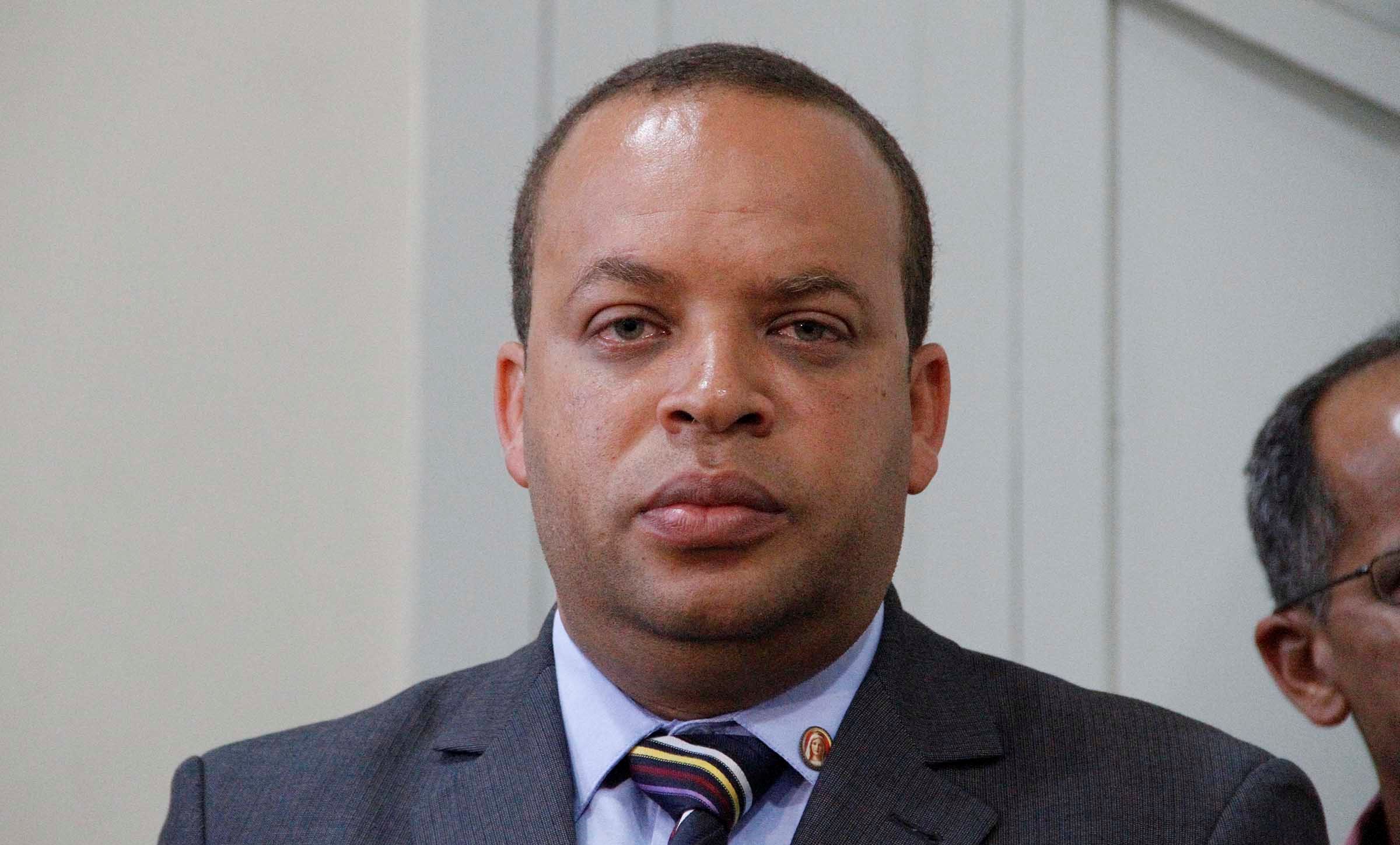 Recondução de Cleudson Almeida é aprovada na Casa da Cidadania