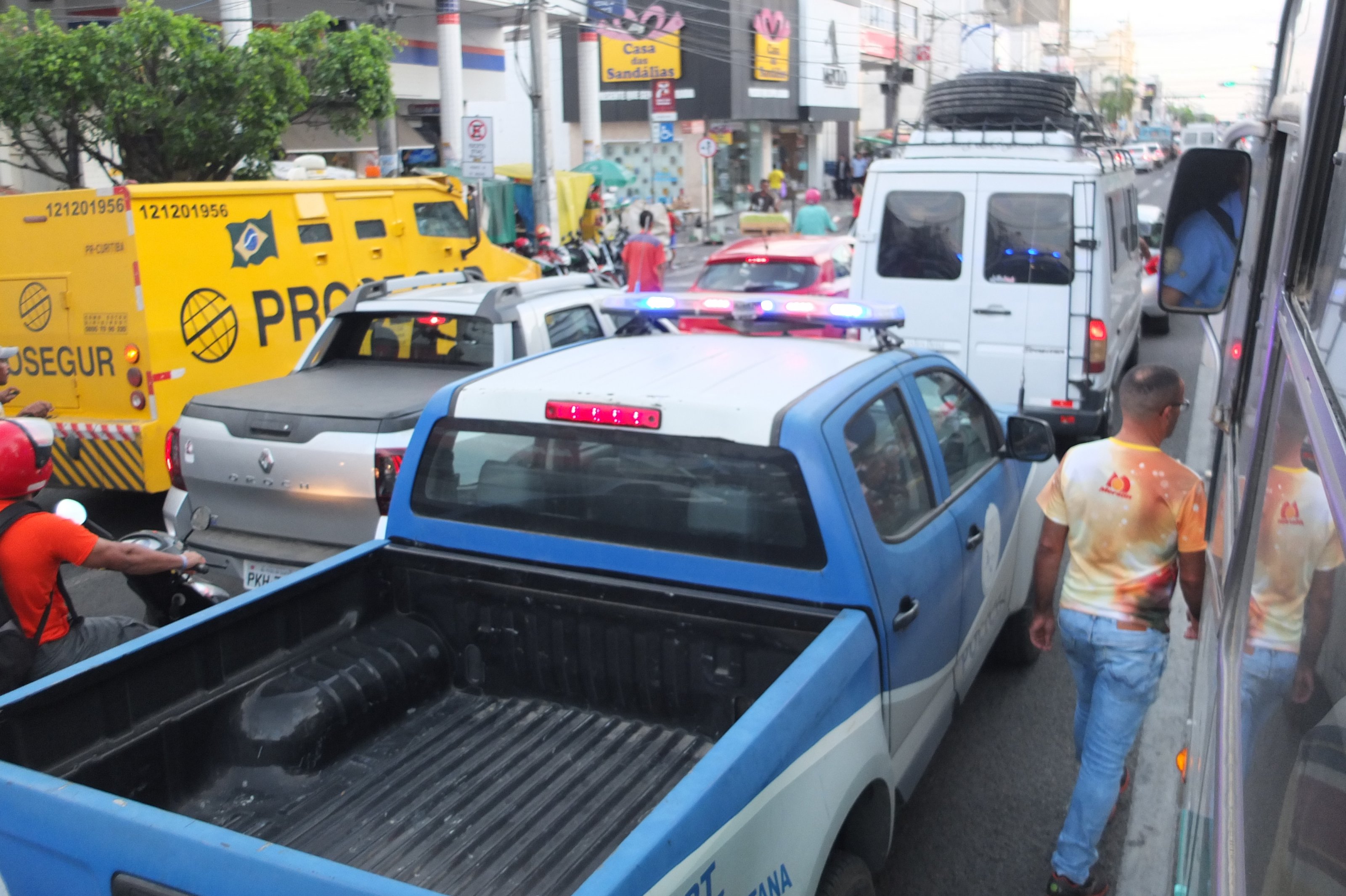 Aumento da frota de veículos agrava situação do trânsito 