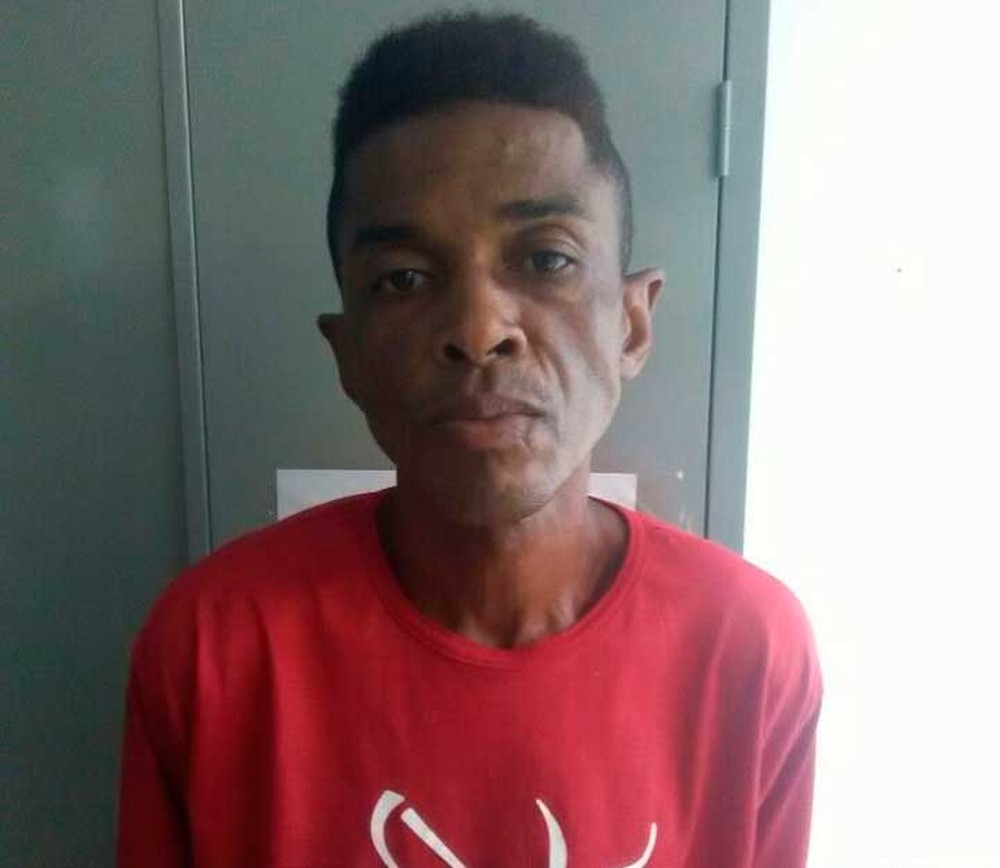 Homem é preso na Bahia suspeito de matar companheira a facadas e diz a polícia que foi suicídio