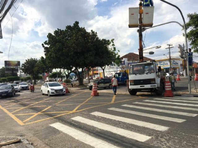 SMTT libera cruzamento entre a Comandante Almiro e a Getúlio Vargas