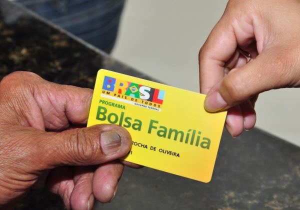 Auditoria aponta fraude em quase 350 mil cadastros do Bolsa Família