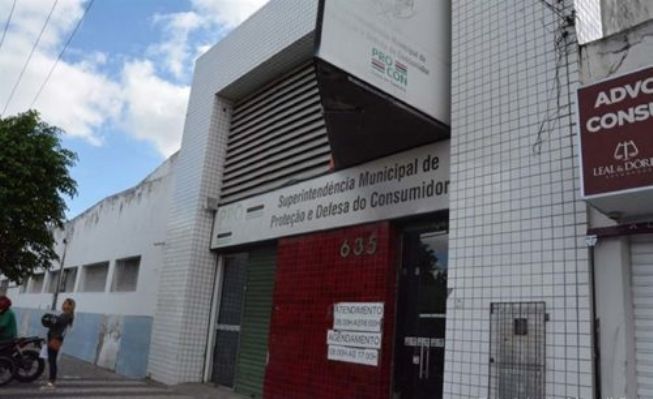Sede do Procon passa por reforma e órgão funciona em outro prédio na rua Castro Alves