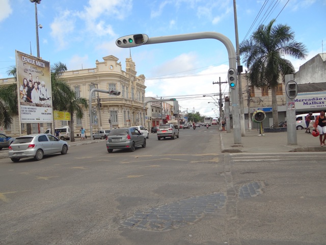 Comércio fecha na segunda e terça de Carnaval