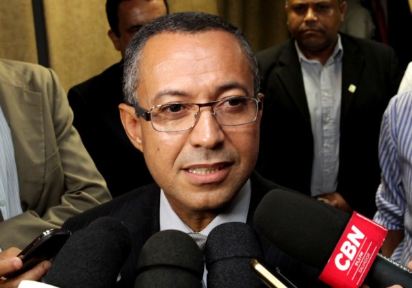 MP-BA abre investigação contra delegado-geral da Polícia Civil