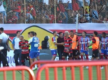 Após briga generalizada, Ba-Vi tem nove expulsos e termina aos 34 do 2º tempo