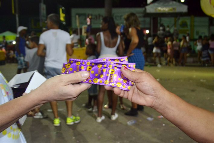 O cidadão que compre sua camisinha, diz vereador contra distribuição gratuita