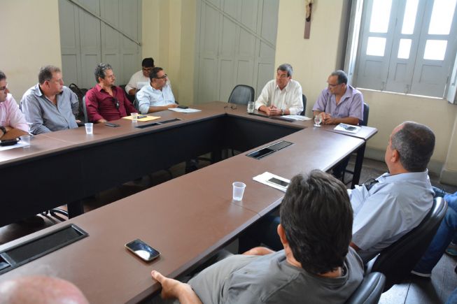 Prefeitos e representantes de entidades discutem a Expofeira