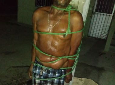 Jacobina: Homem é amarrado em poste após empurrar esposa em escada