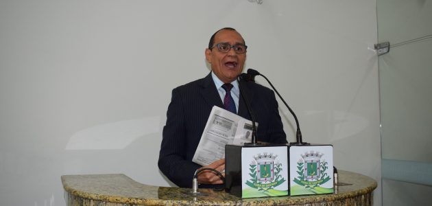'Pedir votos em instituições religiosas é crime', alerta vereador