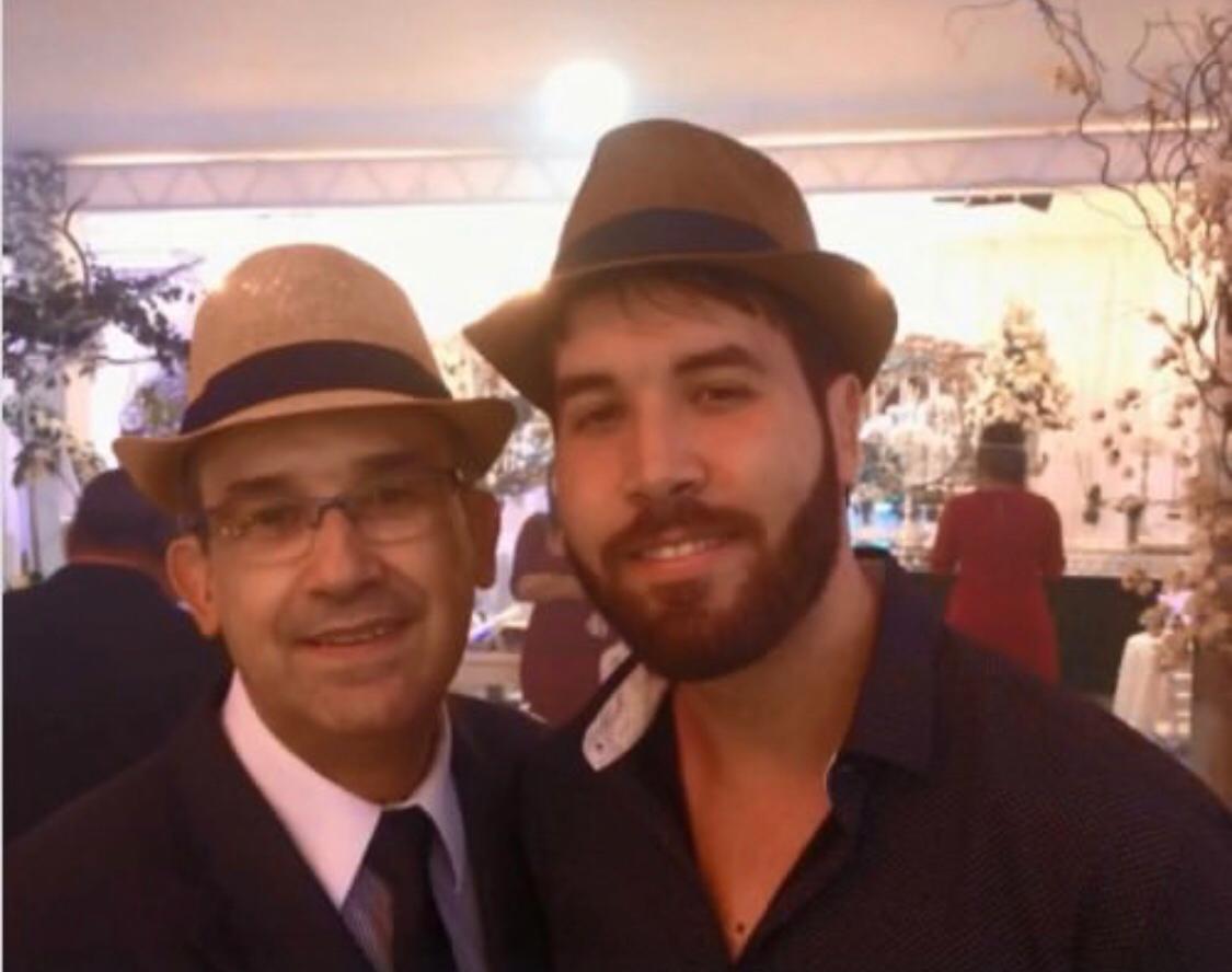 Publicitário Allan Costa comemora aniversário e novo rumo na carreira