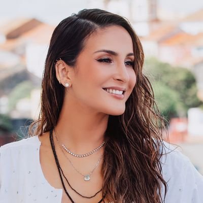 PF dá voz de prisão a piloto de Claudia Leite